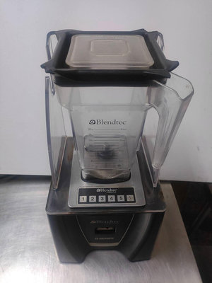 《鑫進行》二手 美國 Blendtec Q-series 全能調理機 冰沙機 調理機 含罩式調理機 多段速度