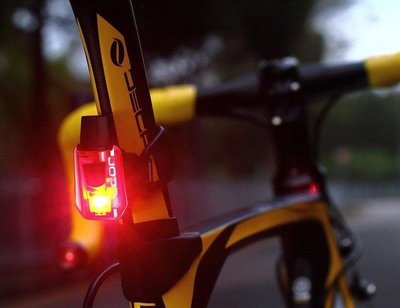 MOON ALCOR 車尾燈 紅光 快拆磁扣式 LED燈 警示燈 公路車 登山車 車後燈 USB充電 ☆跑的快☆