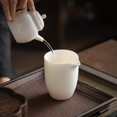 蘇氏陶瓷羊脂玉瓷公道杯陶瓷茶海德化白瓷分茶器功夫茶具大號公杯
