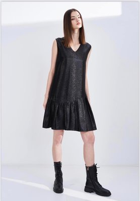 ＊ ꧁ 左兒 朵拉 ꧂【KAO MEIFEN高美芬 設計師2023春夏♛新品 】S-XL 好美的V領星閃柔軟布洋裝