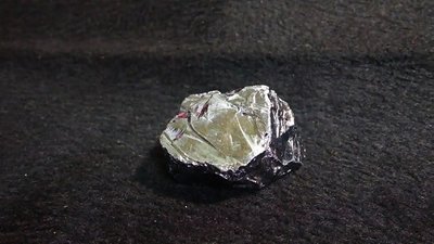 【小川堂】珍藏級 遠紅外線 鈦赫茲 原礦 36mm 能量強大 融冰 日本礦石 水晶碎石 16.8g