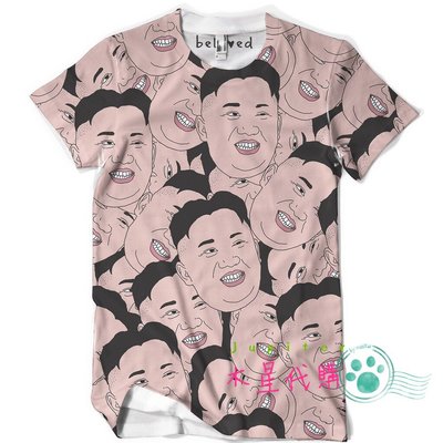 【木星代購】《美國代購 金正恩Kim Jong Un 漫畫笑臉 滿版 T-Shirt 預購》趣味kuso惡搞川普普丁北韓