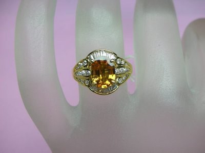 (雲凱珠寶部落格)1.64克拉天然黃寶石戒指，黃寶石