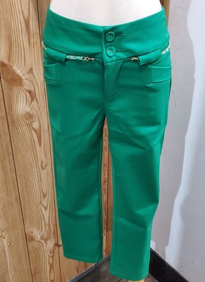 山形屋 H'ONOR 專櫃品牌 綠色飾鏈條造型八分褲（S）