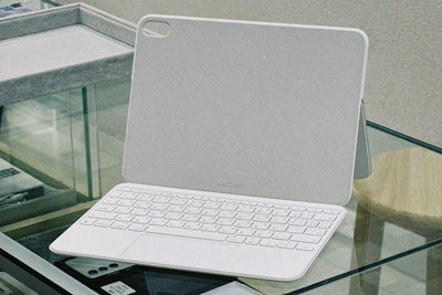 ipad 10 巧控鍵盤雙面夾 白色 中文（注音）台東#148
