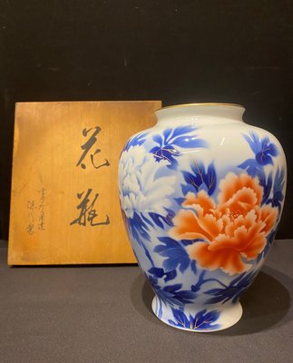 日本宮內廳深川製花卉紋花瓶(供箱)