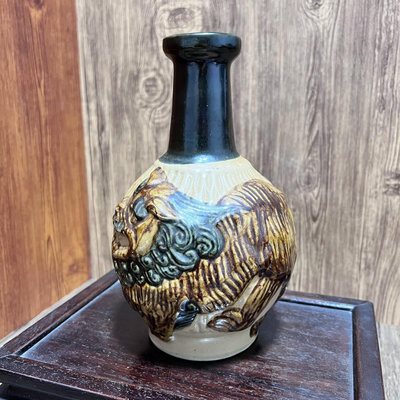 日本回流老浮雕獅子花瓶