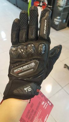 瀧澤部品 日本 KOMINE GK-167 防摔手套 黑黑 可觸控 碳纖維護具 GK167 夏季短手套 透氣 布手套