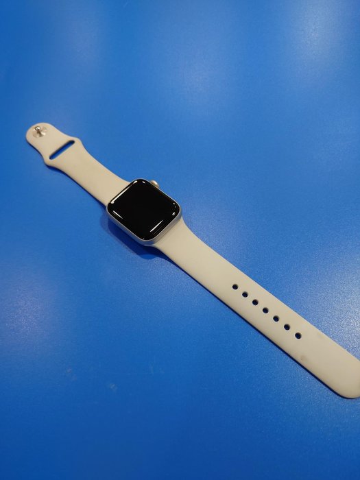 Apple WatchSE（第二世代）ジャンク品 - 時計