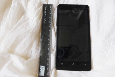 零件機-G-PLUS BE19 5吋手機-無電池 當零件品出售