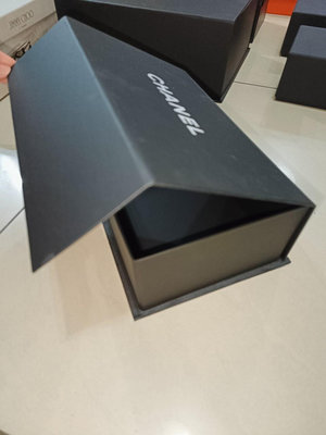 原廠正品 CHANEL 香奈兒 磁扣掀蓋式黑色紙盒 26*16*9cm 磁鐵盒 磁吸盒 名牌包 包裝盒 收納盒 禮品盒