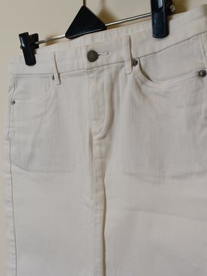 ☘Preloved 舊愛二手衣☘日本品牌【UNIQLO】法式簡約風格 白色牛仔及膝裙 50013古着