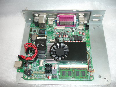 ITX-M18 VER:1.1主機板+Intel 1037U 1.8 GCPU+1G記憶體+SSD 16GB