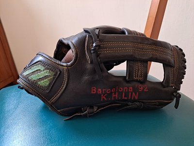 日製美津濃實戰手套~巴塞隆納奧運林琨瀚實戰內野手手套一個~棒球手套