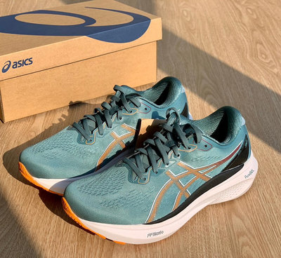 【實拍】ASICS 亞瑟士 GEL-KAYANO 30 湖水藍 慢跑鞋 30週年紀念 男鞋 馬拉松