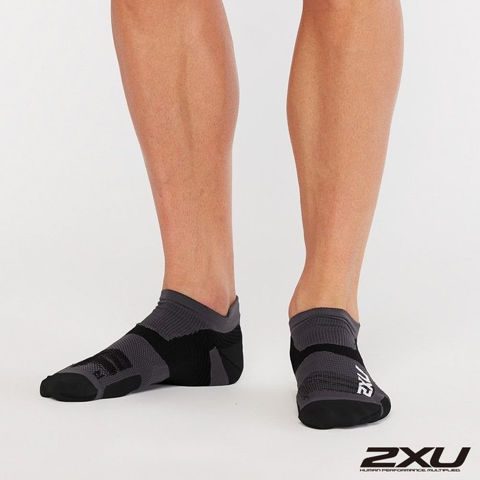 【曼森體育】2XU Vectr Ultralight 踝襪 黑鈦灰 澳洲大品牌 運動襪 有氧 透氣 慢跑 健身