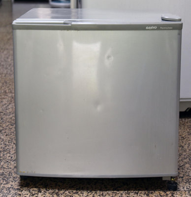 (全機保固半年到府服務)慶興中古家電二手家電中古冰箱SANYO(三洋)48公升小單門冰箱