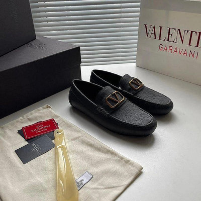 【企鵝北美代購】2024新品VALENTINO Caravan 新款樂福鞋男軟面真牛皮一腳蹬套腳懶人