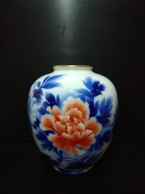 早期老件 一 日本皇室御用 老深川製 一 染付青花描金 大牡丹紋 花瓶