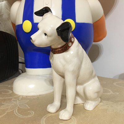 讓藏~日本帶回的陶瓷燒正老品，JVC 勝利狗 Nipper犬企業娃娃值得收藏，高度約17cm。
