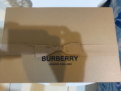 BURBERRY 原廠 圍巾紙盒 T恤 薄/厚毛衣  POLO衫 紙盒