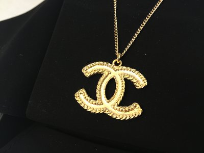 全新Chanel香奈兒經典雙C Logo金色麥穗壓紋滾邊項鍊
