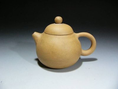 【三義 { 九怪古美術 } 日本鐵壺專賣店】  日本帶回--茶壺--16081