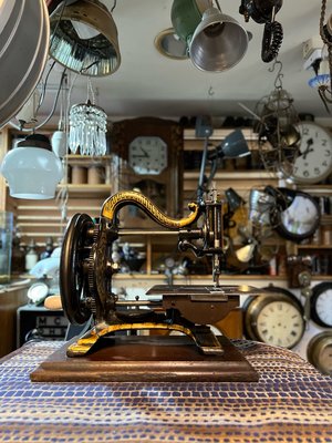 英國 1869s Royal Sewing Machine 古董縫紉機 原漆  可24期分期零利率 享售後服務