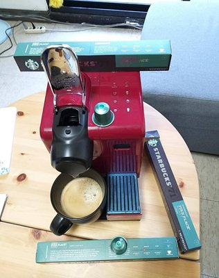 Nespresso雀巢膠囊咖啡機 有牛奶盒可製作拿鐵 卡布奇諾