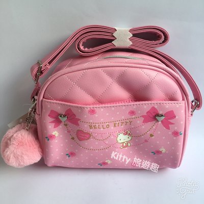 [Kitty 旅遊趣] Hello Kitty 斜背包 小背包 凱蒂貓 毛球 粉紅色 兒童背包 禮物 生日禮物