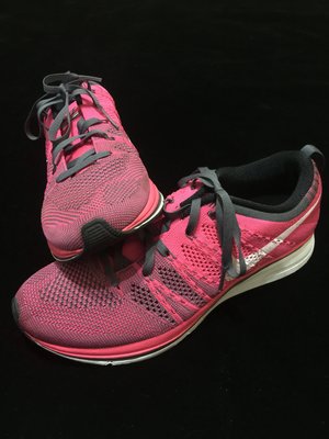 正品 二手美品 NIKE FLYKNIT TRAINER 粉紅 白 灰 編織 慢跑鞋 女段 25.5cm 偏小