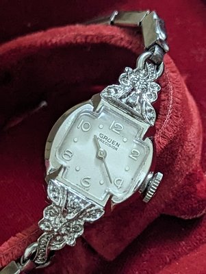 1950年代早期停產，（盒裝）Gruen高路雲，Art Deco 特殊錶鏡造型，手上鍊機械錶