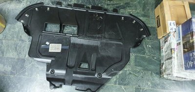 AUDI 1999年~2005年 TT 8N系列 引擎下護板 原廠件