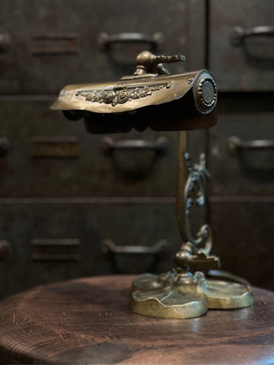 法國🇫🇷1920年代 銅製雕花桌燈  三葉草底座 銀行燈