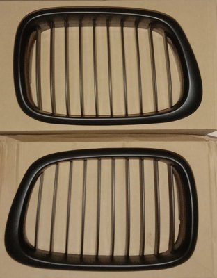 BMW E39 M5 消光黑 水箱罩 豬鼻子 鼻孔 雙孔 外殼 外框