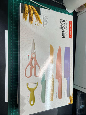 六件式 刀具組 廚房用品 菜刀 剪刀 陶瓷削皮器 麵包刀 出清 大特價