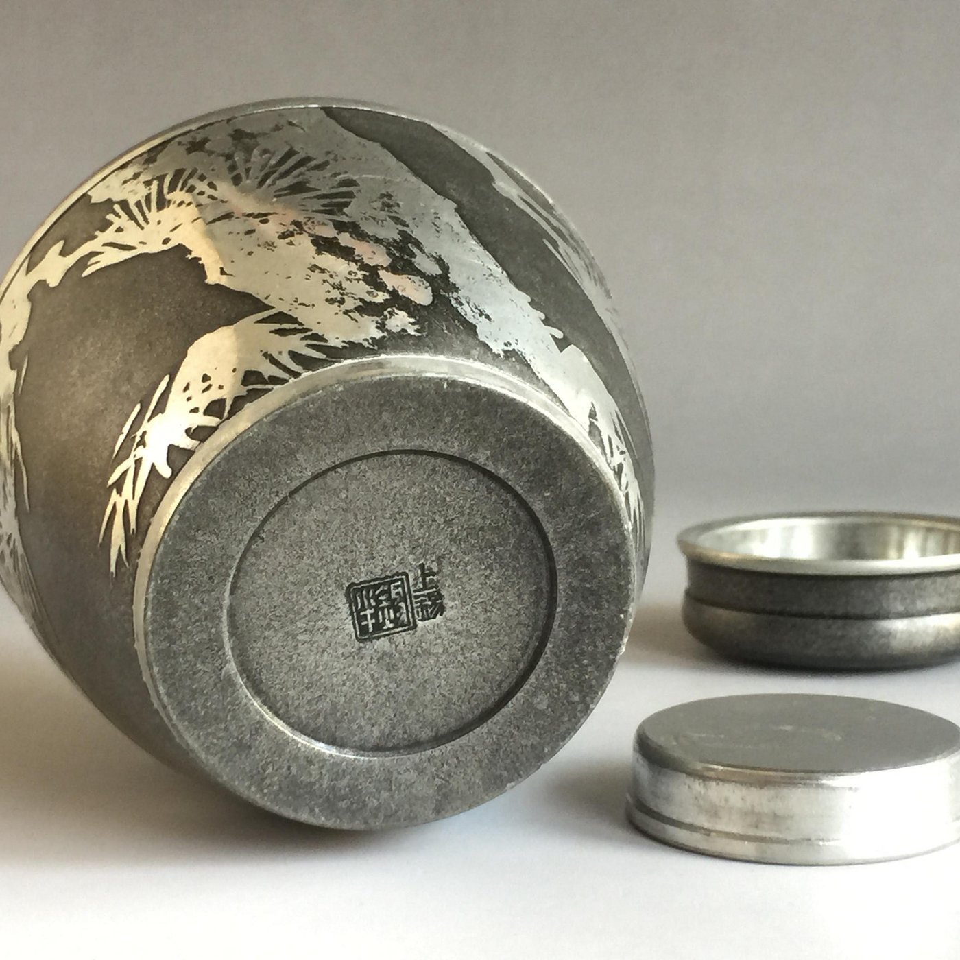 【本齋】一元起標每週三結標~~日本煎茶道具『錫半』作老松紋上錫 