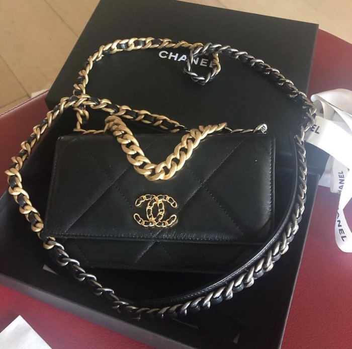 CHANEL AP0957 CHANEL 19 WOC 另一款不得不認識的CHANEL 名牌手袋！ | Yahoo奇摩拍賣