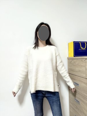 Uniqlo 優衣庫 白色寬鬆長袖毛衣