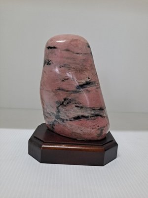 奇石-雅石-花蓮石-玫瑰石-鳥-高14寬9厚7公分，重1.5公斤，含台座-00030