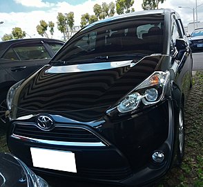 高雄鼓山區 18萬 Toyota Sienta 2017 1.8L