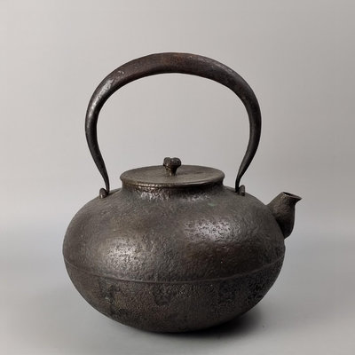 。容量（4550）毫升明治時期左右鑄銅制日本銅壺