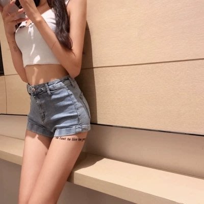 【Nina SHOP】韓版時尚 chic網紅性感高腰緊身提臀牛仔短褲(2色)