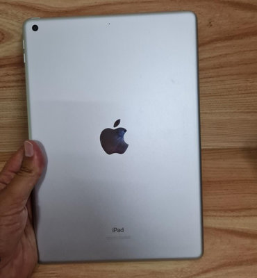 賠本最低價出清~9成新 Apple iPad8 10.2吋128G wifi版(2020) 福利機一台 免運 保固一年