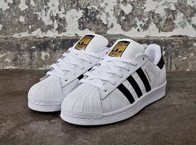 【日貨代購CITY】Adidas Original Superstar 球鞋 男女 黑白 金標 C77124 代購