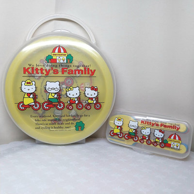 二手2011年Hello Kitty's Family餐盤叉勺組 餐盤直徑20.8cm  叉勺長15cm 盤4個湯匙4支叉子4支歷史悠久高標勿入