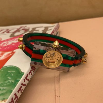 莉莉安 超值價12800～GUCCI 綠紅绿 鉚釘  壓克力 手環式 石英 手錶 挑剔勿擾?♀️?♀️