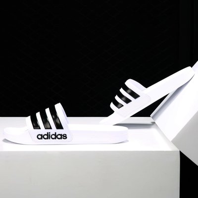 南 2021 2月 Adidas Adilette Cloudfoam 愛迪達 白色 運動拖鞋 三條線 AQ1702
