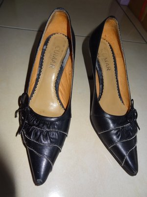 請先參閱【關於我】在下標喔。專櫃女鞋CUMAR黑色高跟鞋 黑色跟鞋 (跟約7.5cm)(size 5 1/2)時尚休閒鞋