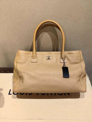 CHANEL 奶茶色cerf tote
